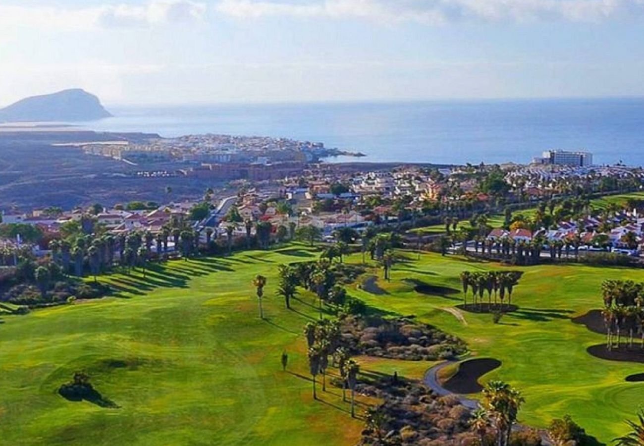 Apartamento en San Miguel de Abona - GOLD SAND, Huge Terrace, Fast Wi-Fi, Sat TV 
