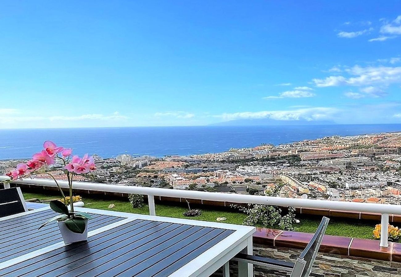 Apartamento en Costa Adeje - The Penthouse, Fabulous Sunset, Heated Pool, Fiber
