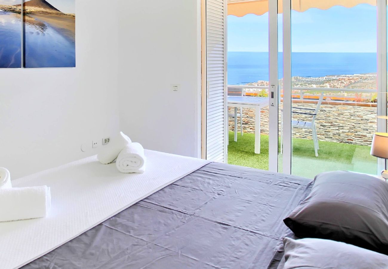 Apartamento en Costa Adeje - The Penthouse, Fabulous Sunset, Heated Pool, Fiber