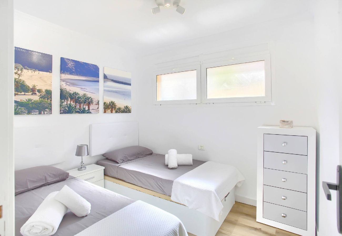 Apartamento en Costa Adeje - The Penthouse, Fabulous Sunset, Heated Pool, Fiber