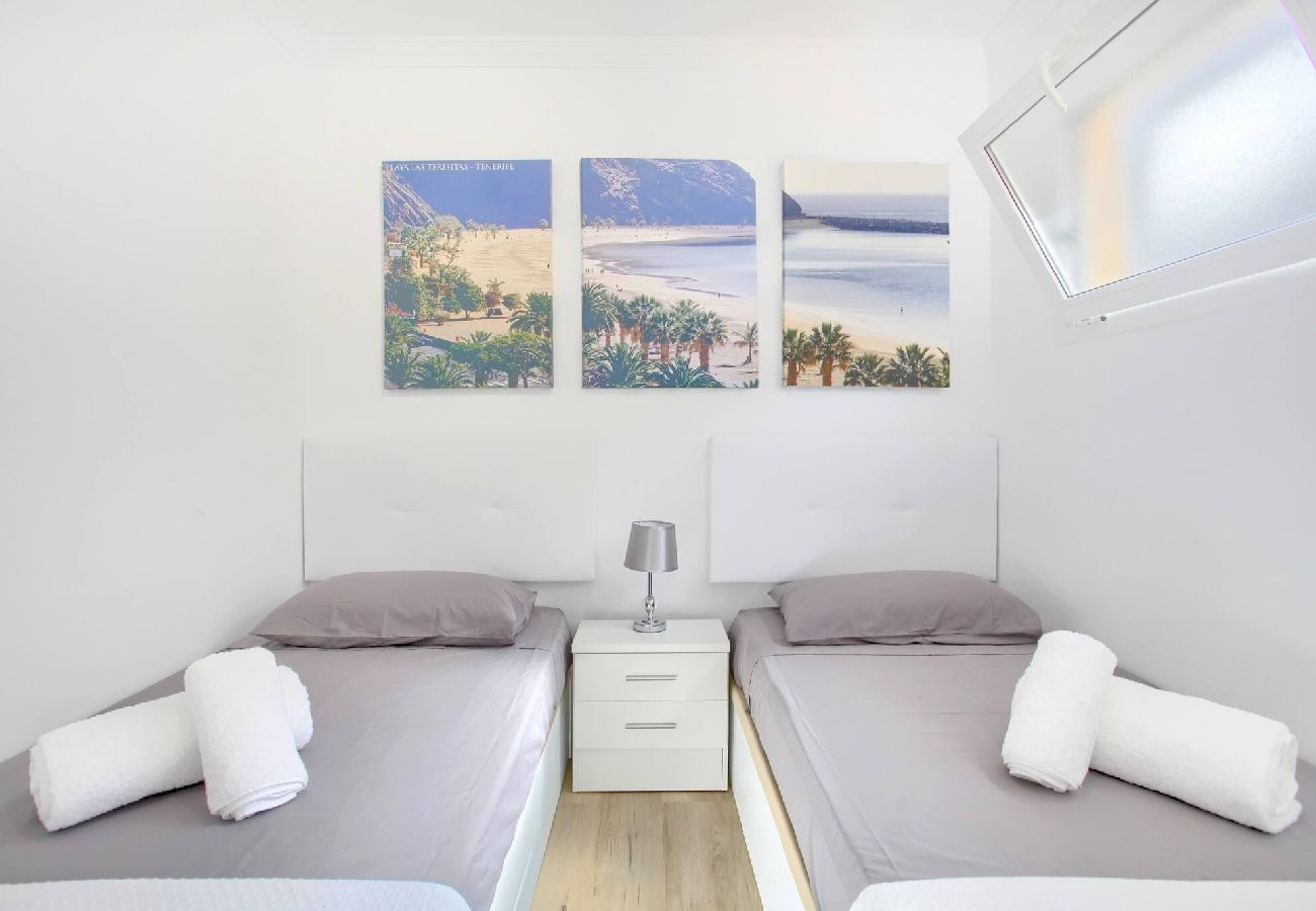 Apartamento en Costa Adeje - The Penthouse, Fabulous Sunset, Heated Pool, Fiber