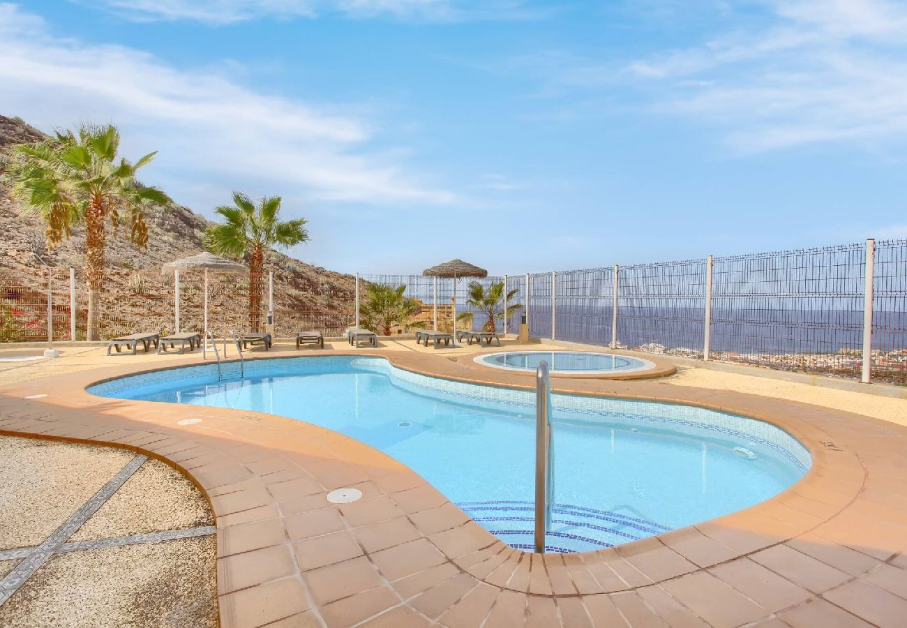 Apartamento en Costa Adeje - The Penthouse, Fabulous Sunset, Heated Pool, Fiber