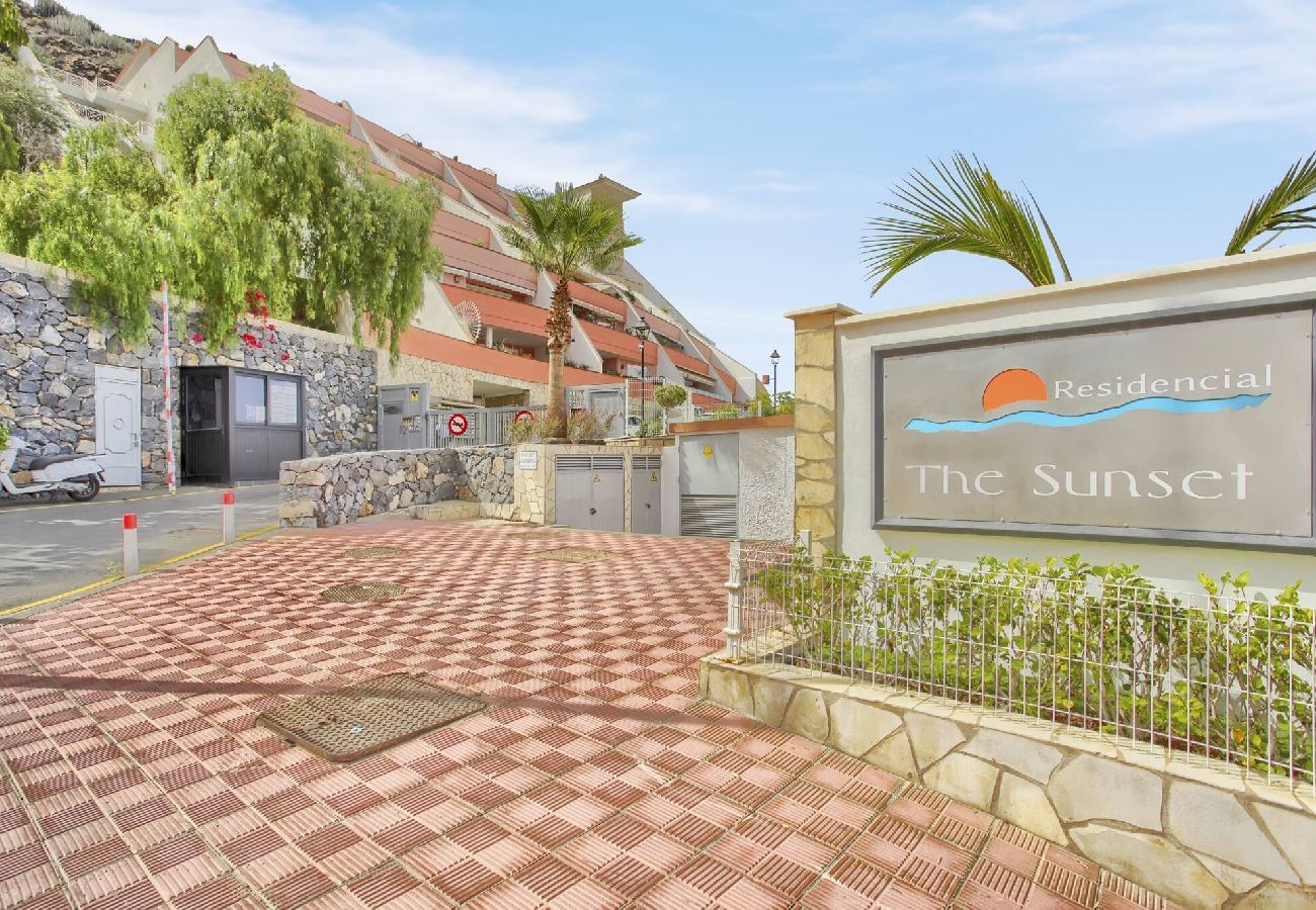 Apartamento en Costa Adeje - The Penthouse, Fabulous Sunset, Heated Pool, Fiber