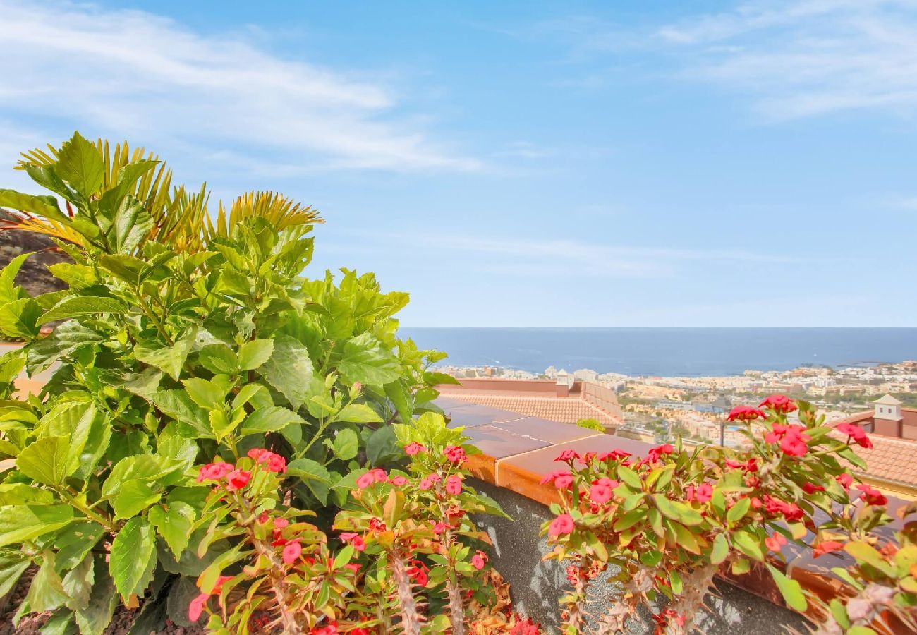 Apartamento en Costa Adeje - The Penthouse, Fabulous Sunset, Heated Pool, Fiber