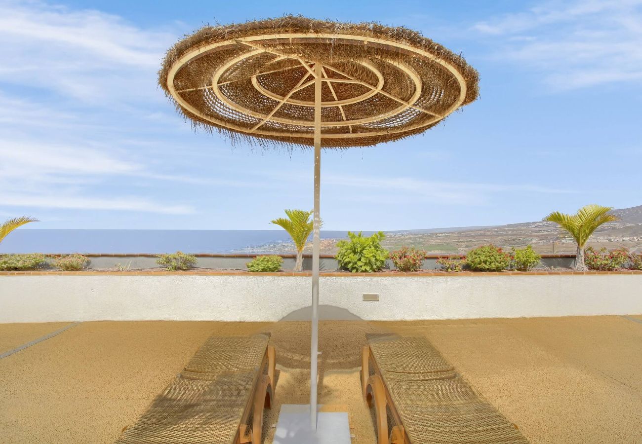 Apartamento en Costa Adeje - The Penthouse, Fabulous Sunset, Heated Pool, Fiber