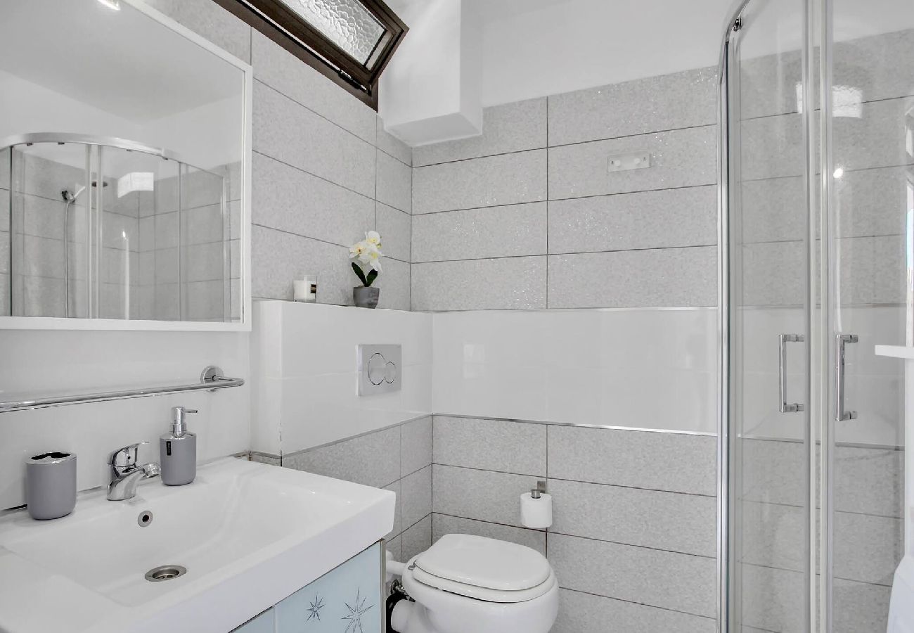 Estudio en Playa de Las Americas - ON THE BEACH, Sea View, Fast Fiber, Pool, Parking 
