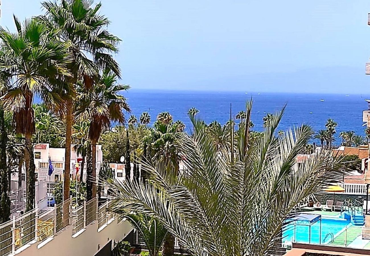 Estudio en Playa de Las Americas - ON THE BEACH, Sea View, Fast Fiber, Pool, Parking 