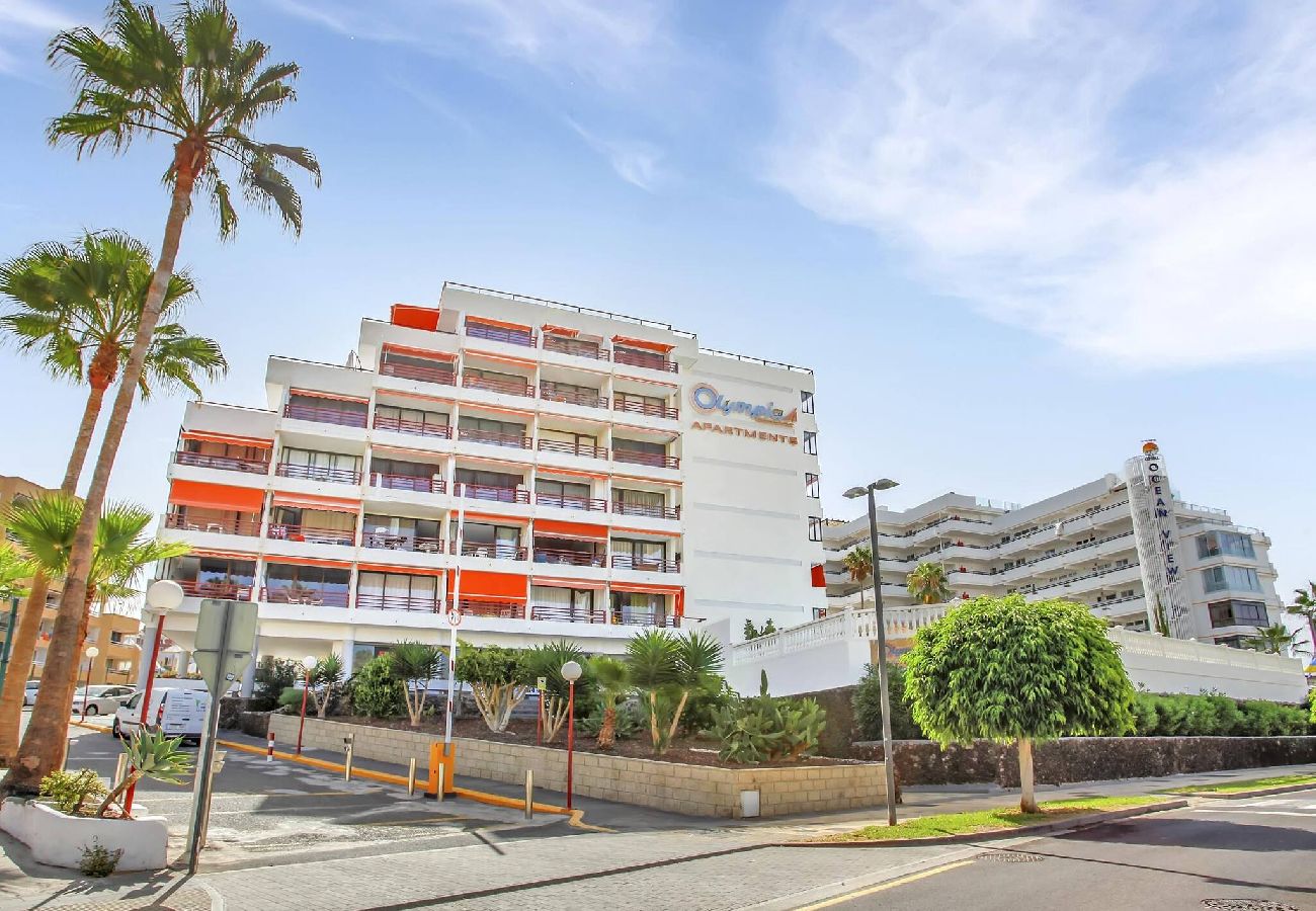 Estudio en Playa de Las Americas - ON THE BEACH, Sea View, Fast Fiber, Pool, Parking 