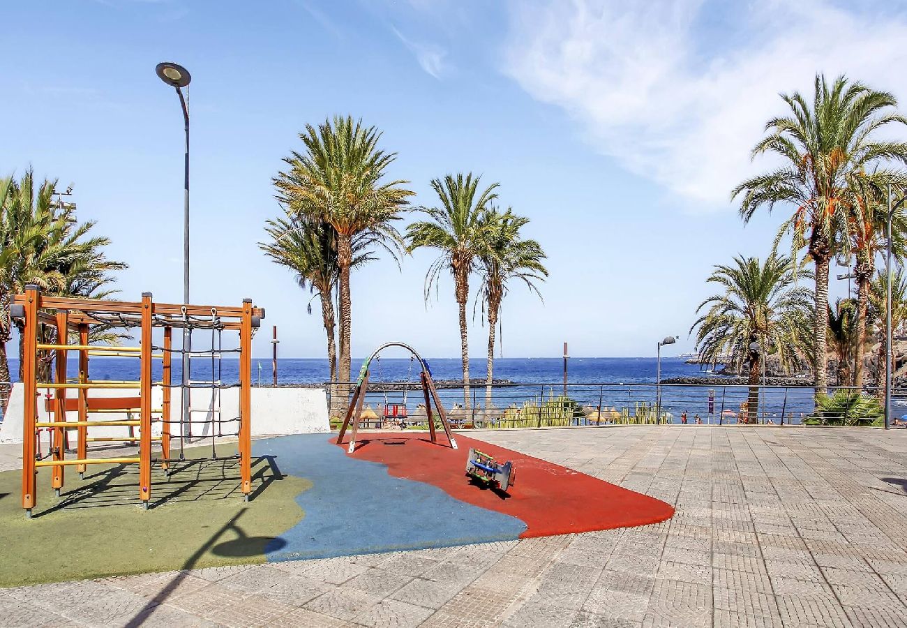 Estudio en Playa de Las Americas - ON THE BEACH, Sea View, Fast Fiber, Pool, Parking 
