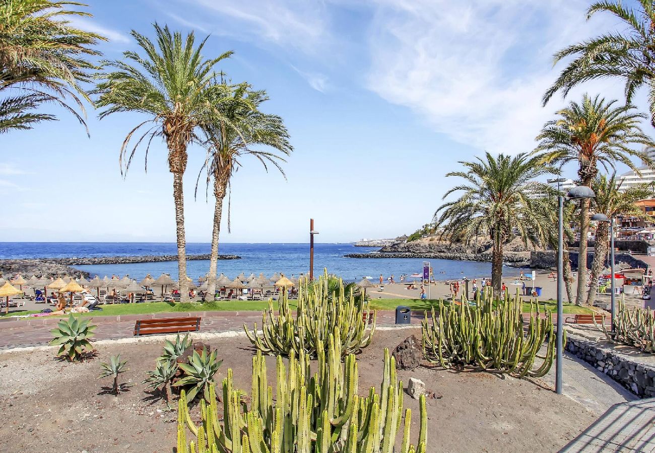 Estudio en Playa de Las Americas - ON THE BEACH, Sea View, Fast Fiber, Pool, Parking 