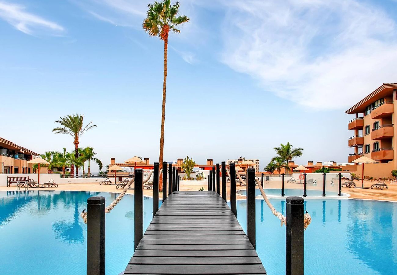 Apartamento en Costa Adeje - The Paradise, Beautiful Swimming Pool, Parking 