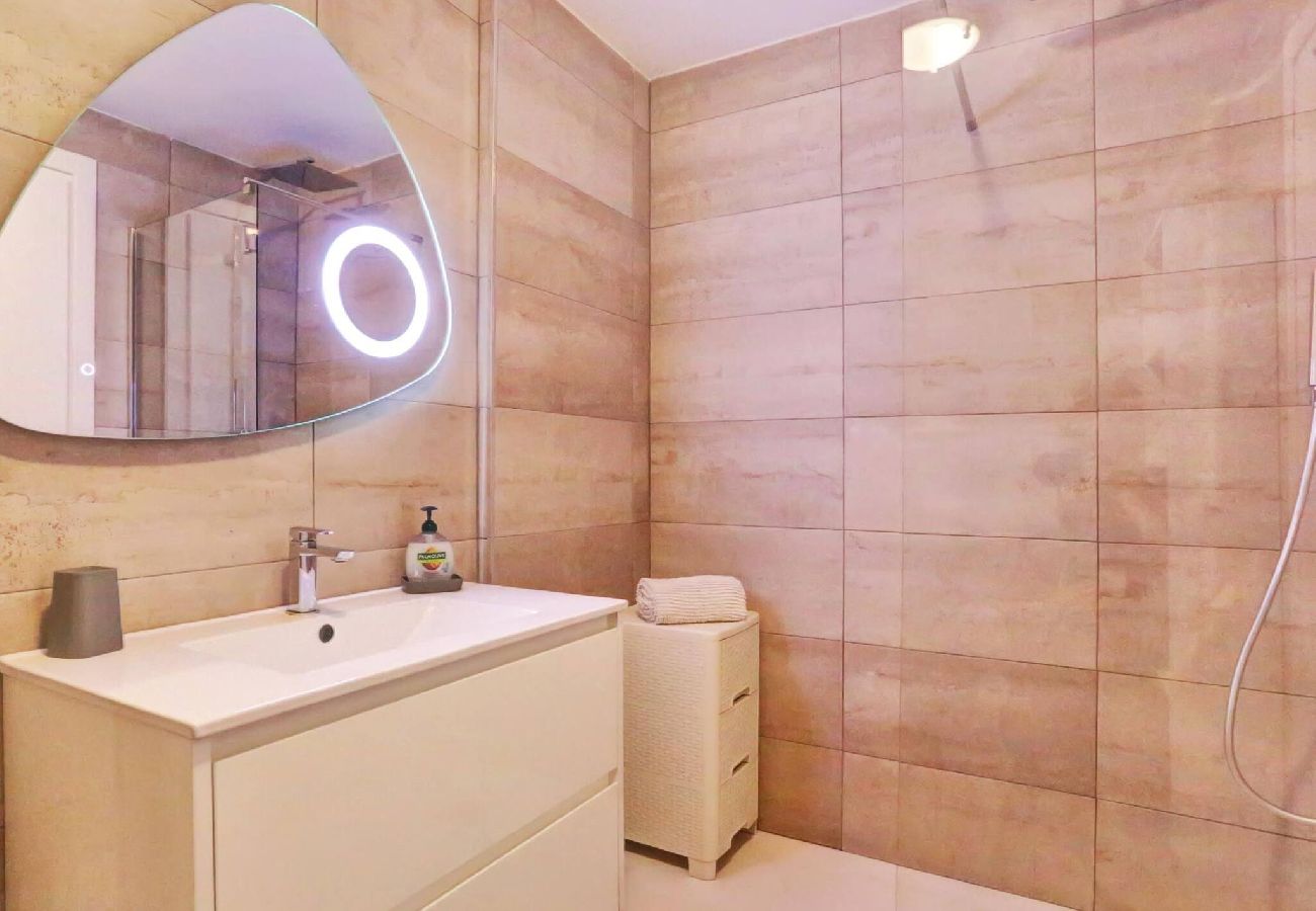 Apartamento en Costa Adeje - The Paradise, Beautiful Swimming Pool, Parking 