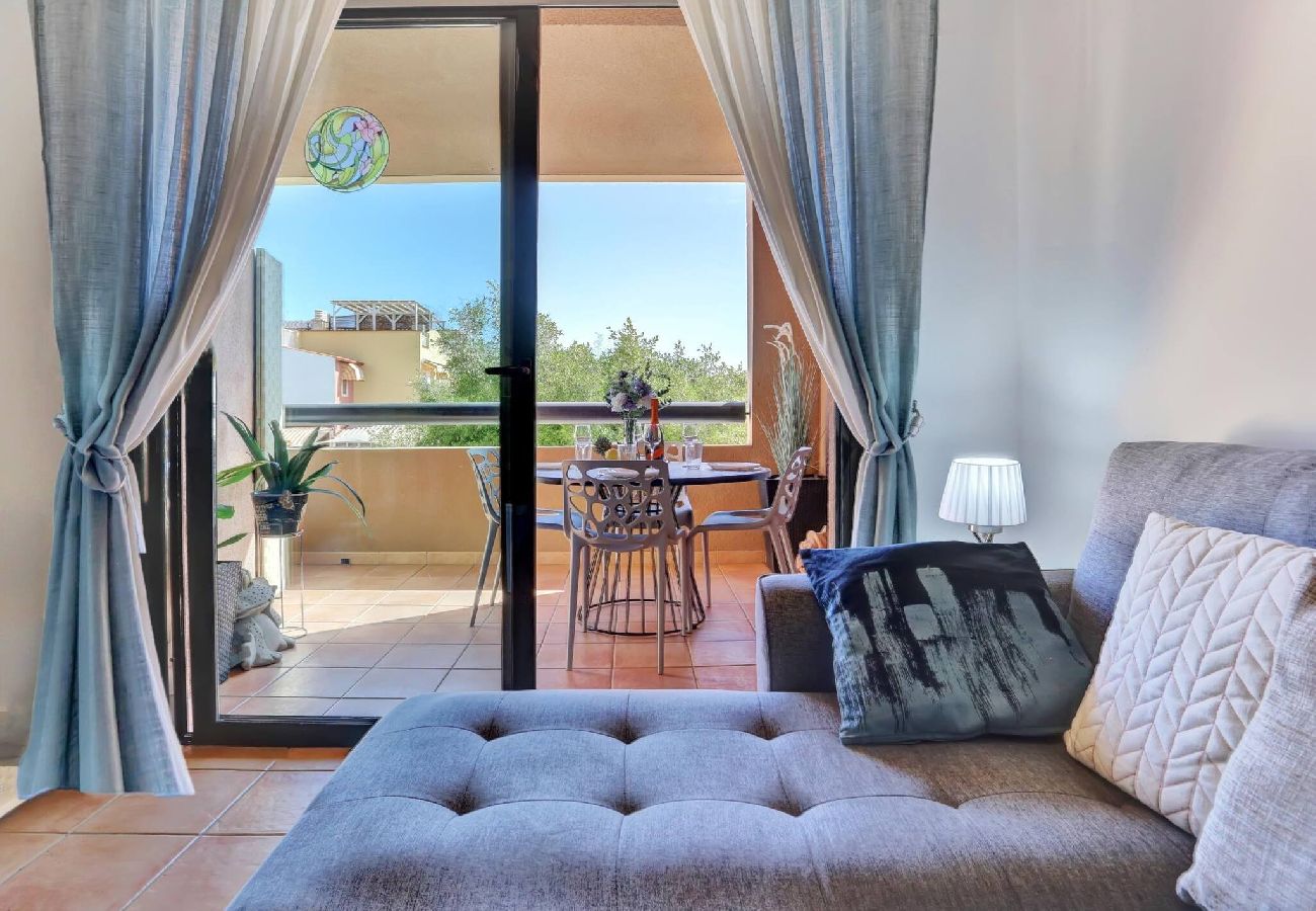 Apartamento en Costa Adeje - The Paradise, Beautiful Swimming Pool, Parking 