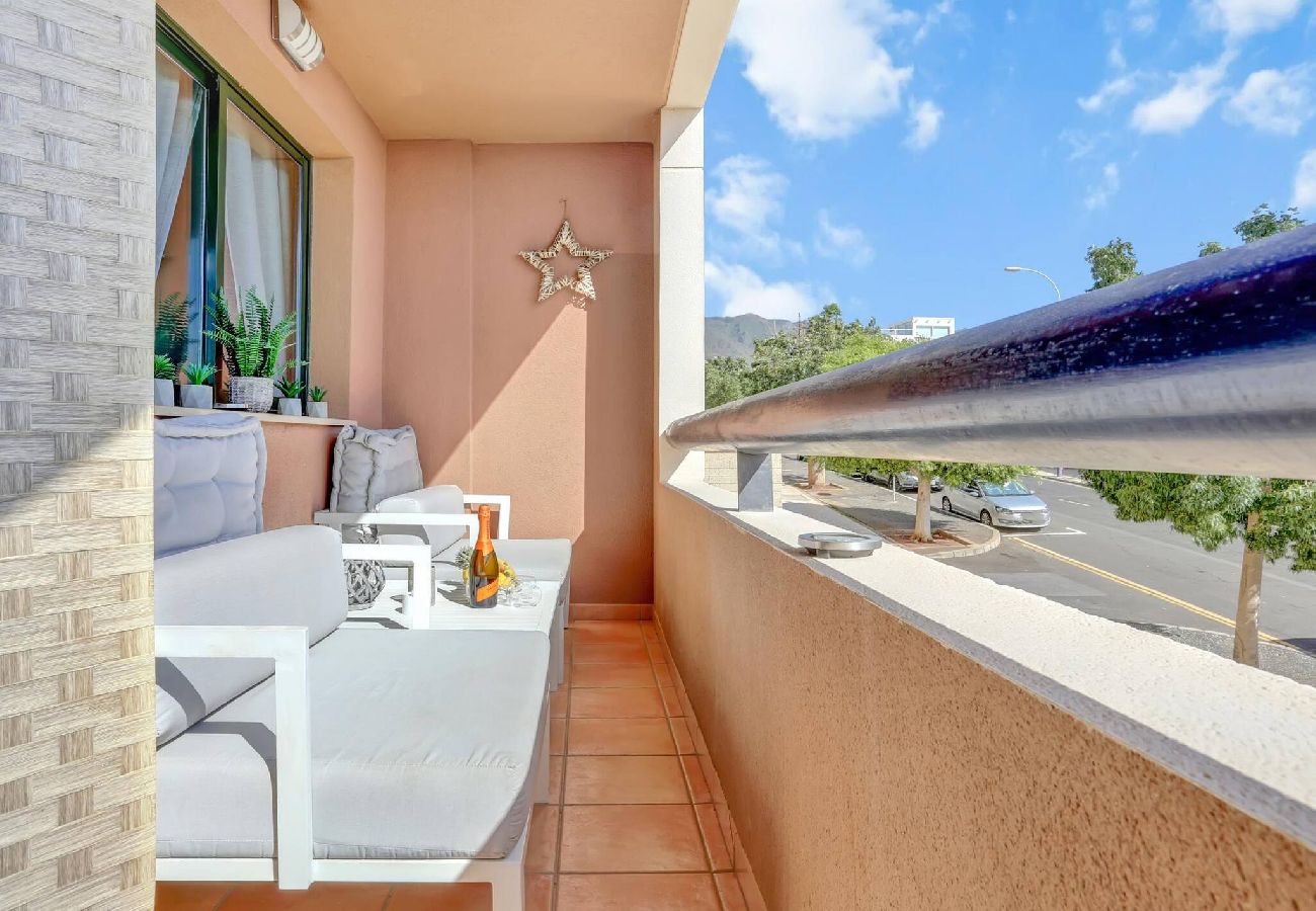 Apartamento en Costa Adeje - The Paradise, Beautiful Swimming Pool, Parking 