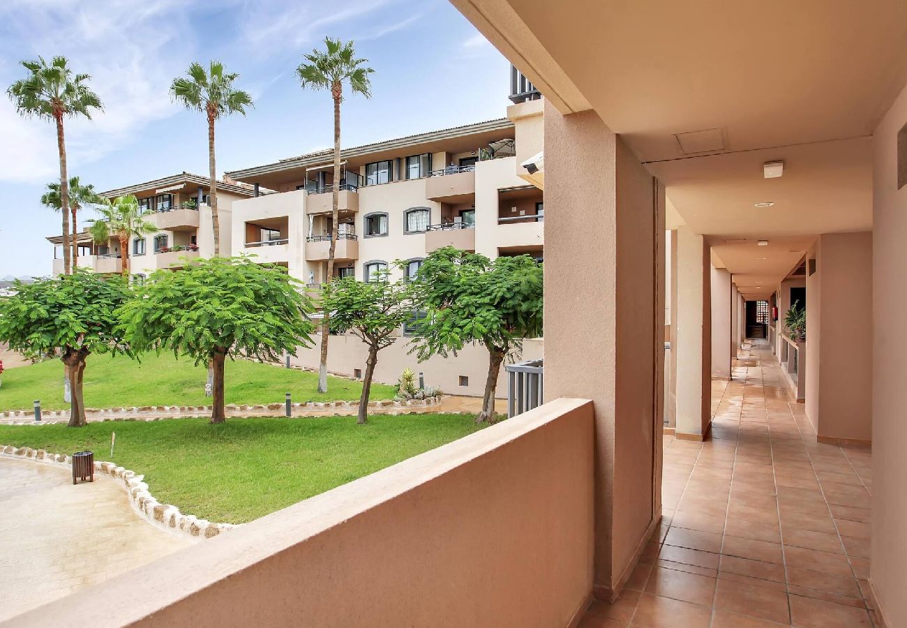 Apartamento en Costa Adeje - The Paradise, Beautiful Swimming Pool, Parking 