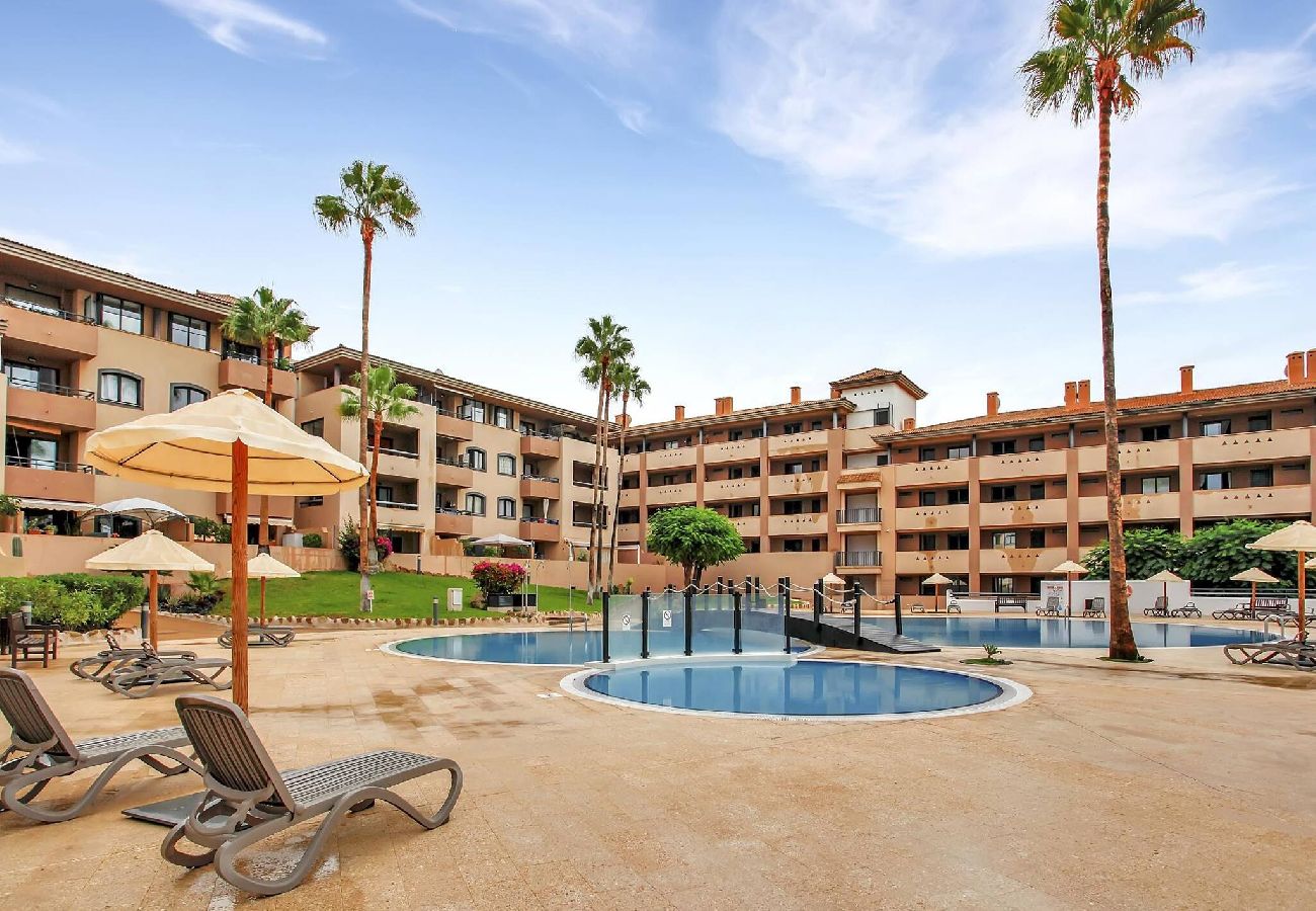 Apartamento en Costa Adeje - The Paradise, Beautiful Swimming Pool, Parking 