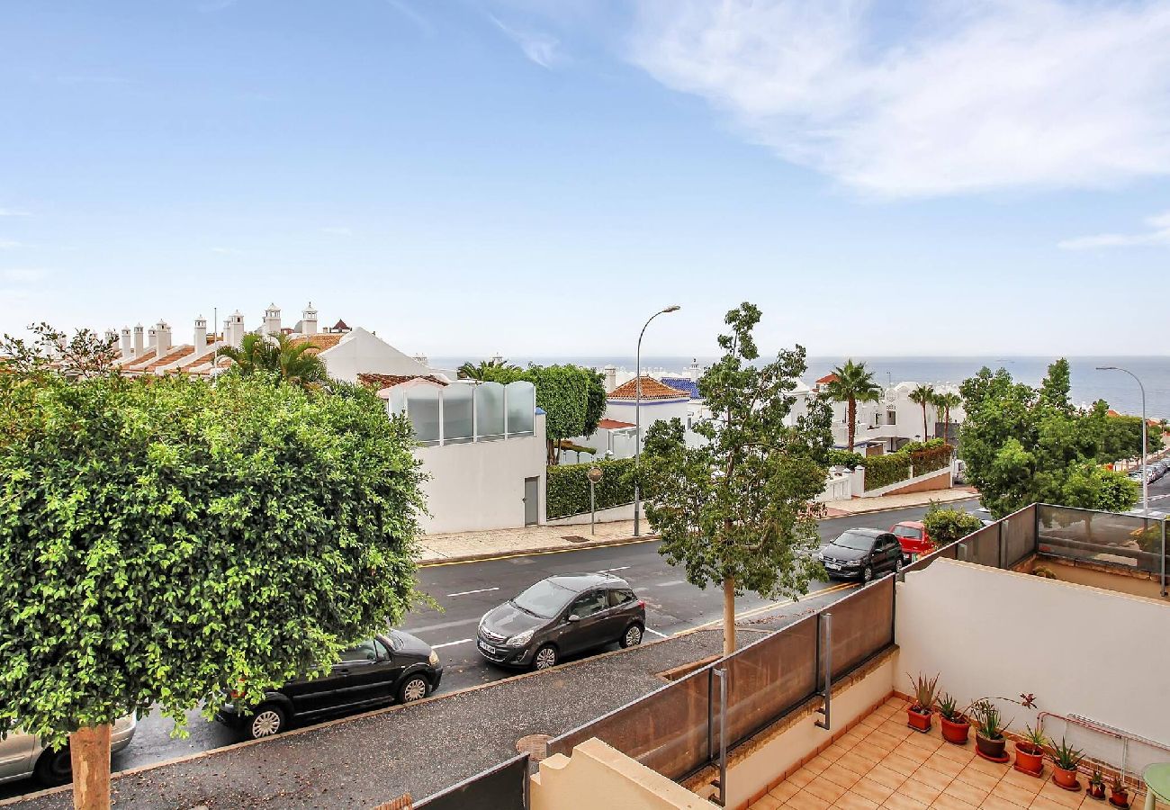Apartamento en Costa Adeje - The Paradise, Beautiful Swimming Pool, Parking 