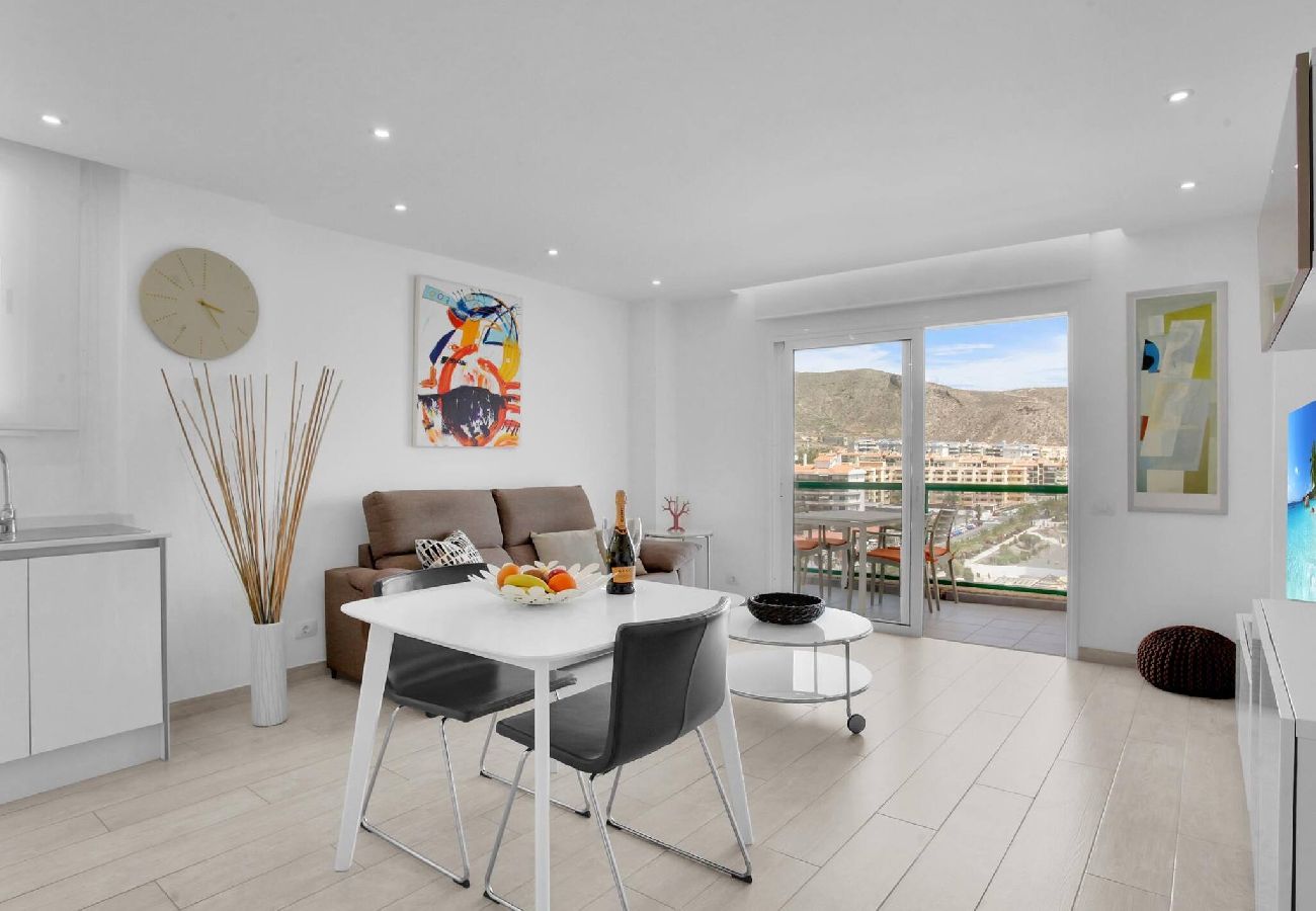 Apartamento en Los Cristianos - Stunning Holidays, SeaFront, On The Promenade 