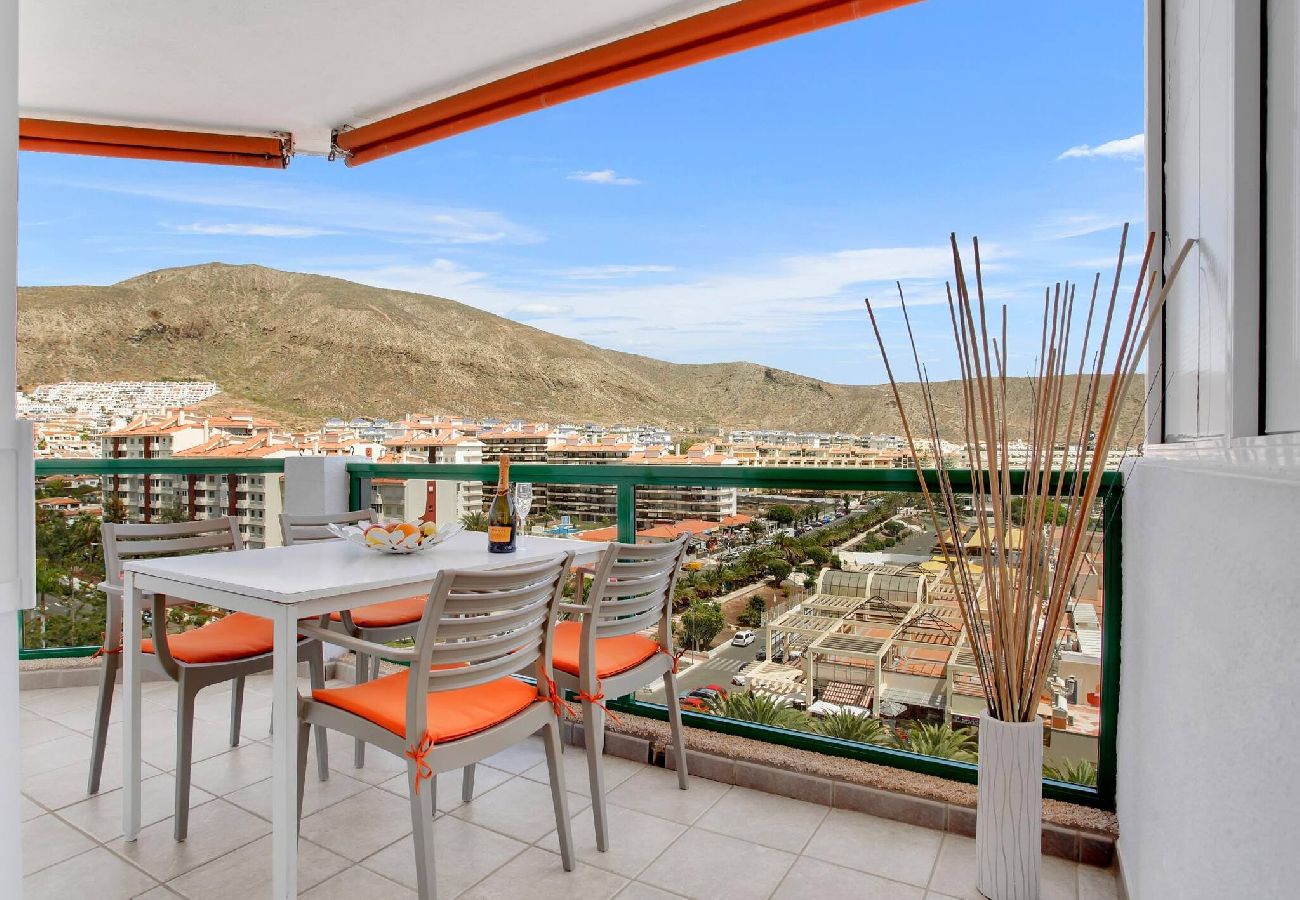 Apartamento en Los Cristianos - Stunning Holidays, SeaFront, On The Promenade 