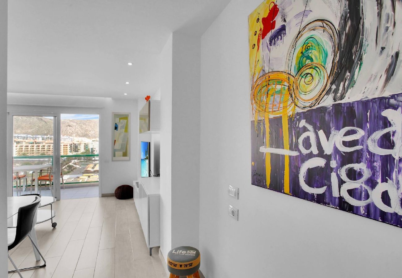 Apartamento en Los Cristianos - Stunning Holidays, SeaFront, On The Promenade 