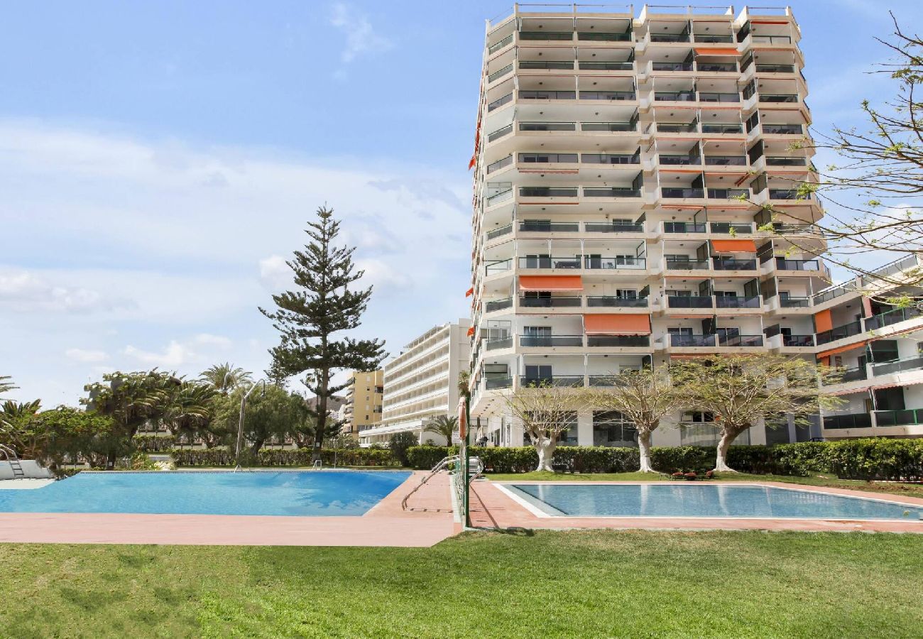 Apartamento en Los Cristianos - Stunning Holidays, SeaFront, On The Promenade 
