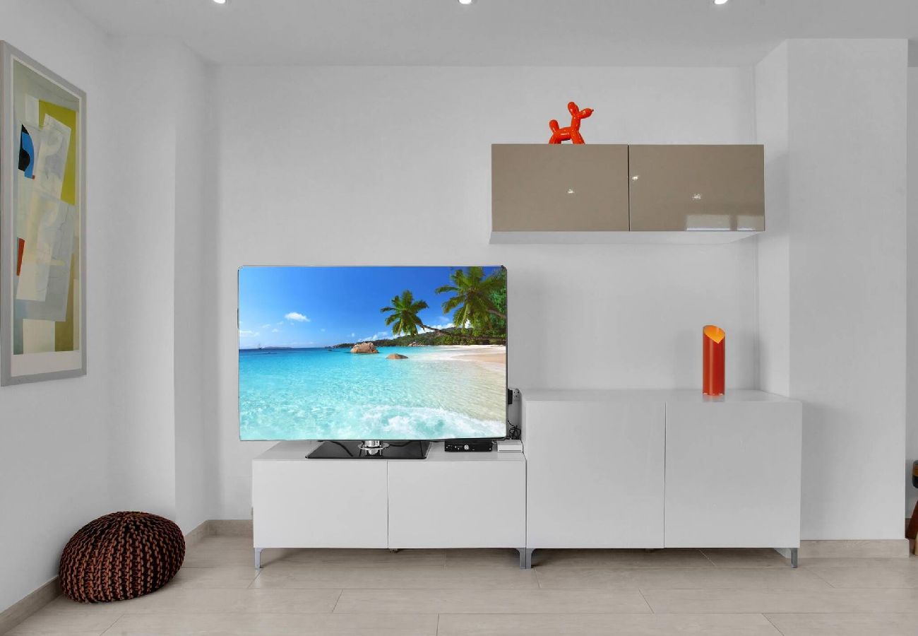 Apartamento en Los Cristianos - Stunning Holidays, SeaFront, On The Promenade 