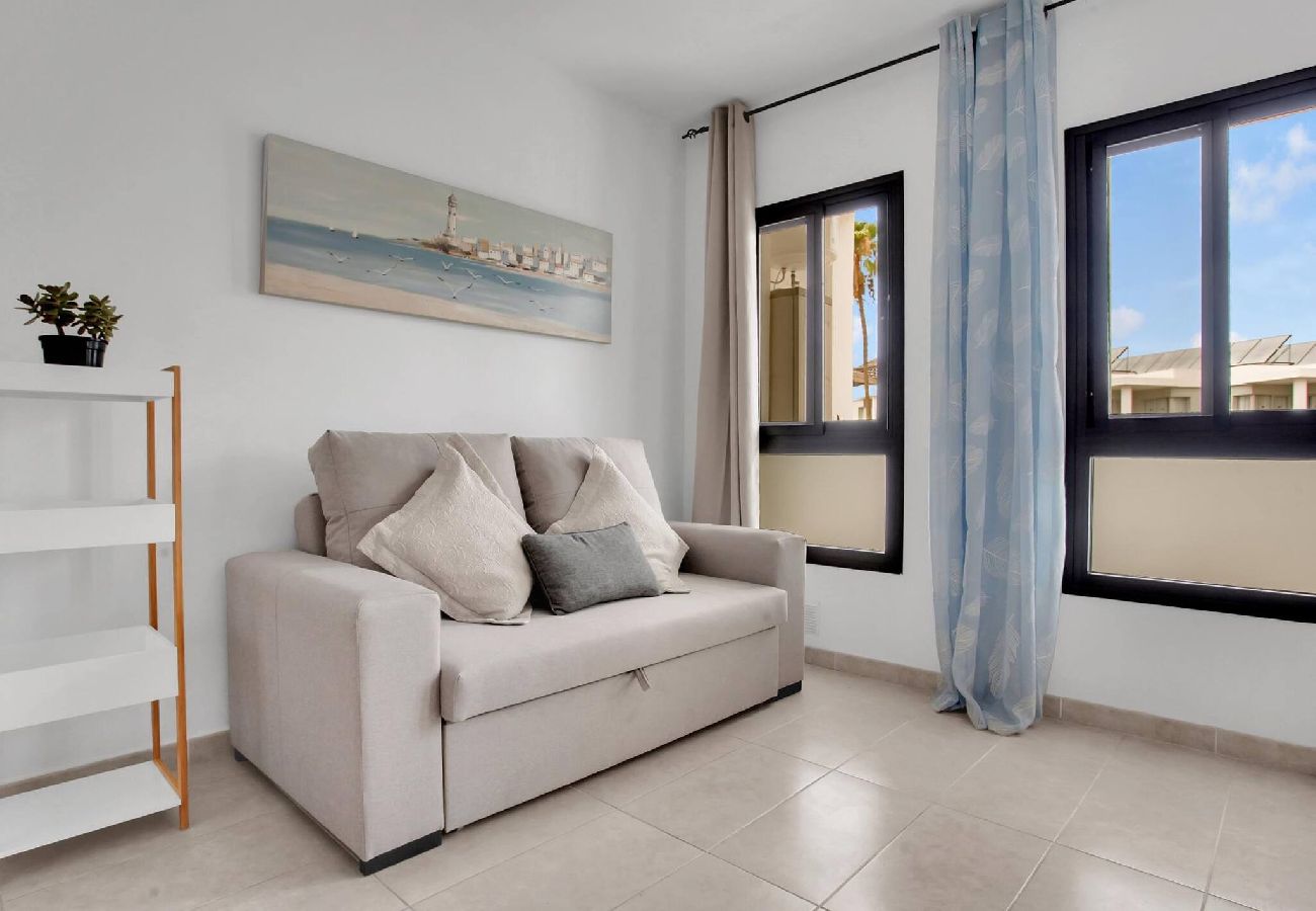 Apartamento en Los Cristianos - Ferdy's Home, Pool, Wi Fi, Downtown Los Cristianos 