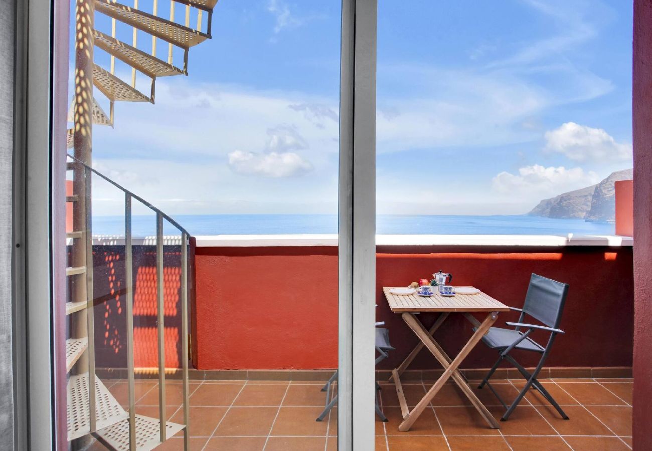 Apartamento en Puerto de Santiago - Penthouse The Cliffs, Huge Terrace, Bbq, Air C 