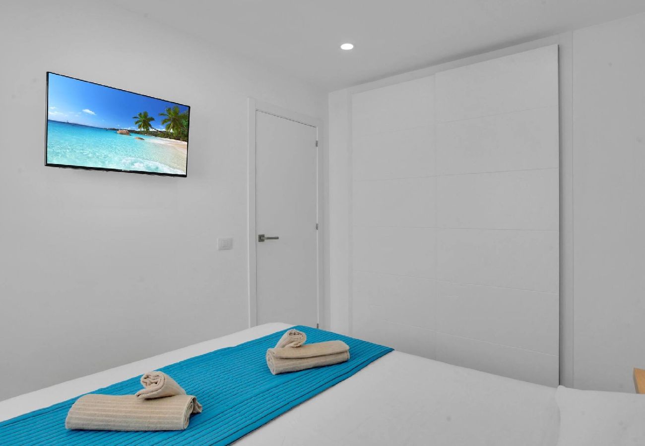 Apartamento en Puerto de Santiago - Penthouse The Cliffs, Huge Terrace, Bbq, Air C 