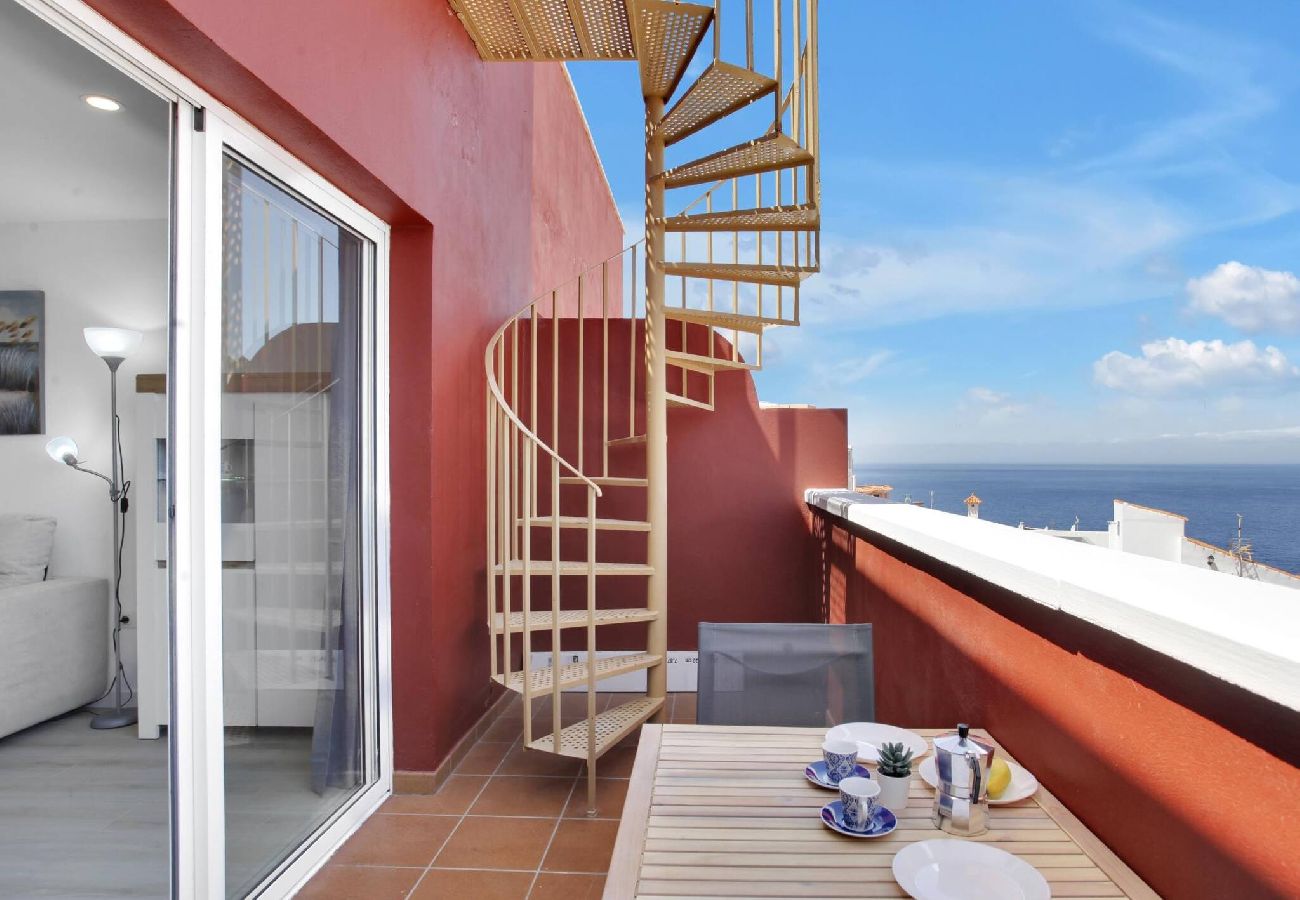 Apartamento en Puerto de Santiago - Penthouse The Cliffs, Huge Terrace, Bbq, Air C 