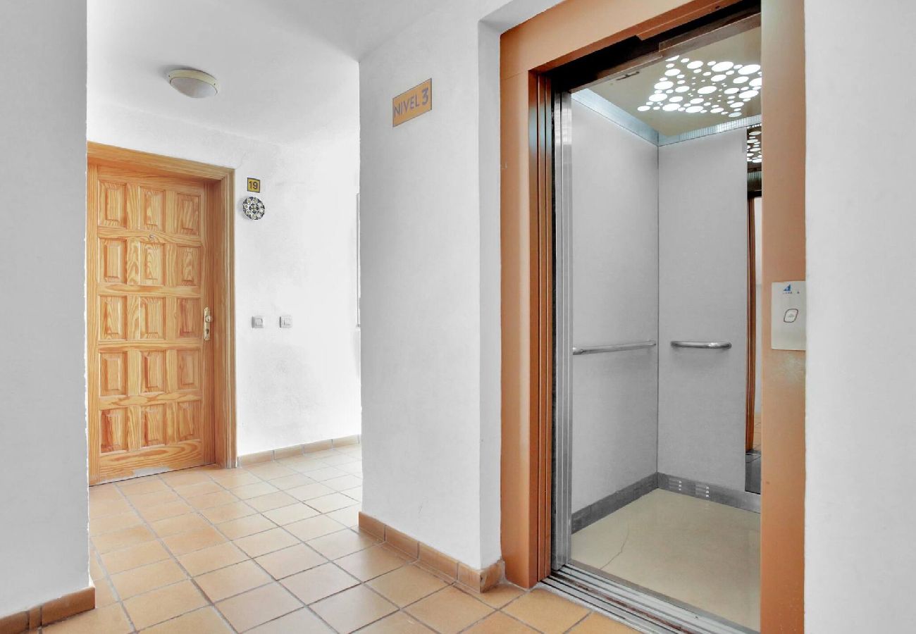 Apartamento en Puerto de Santiago - Penthouse The Cliffs, Huge Terrace, Bbq, Air C 