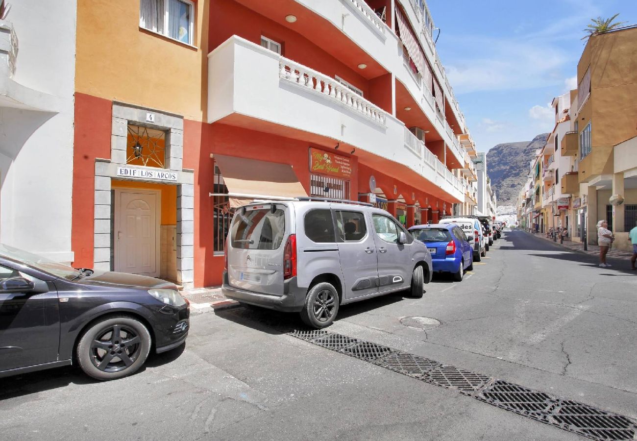 Apartamento en Puerto de Santiago - Penthouse The Cliffs, Huge Terrace, Bbq, Air C 