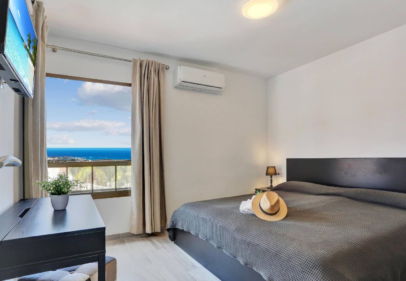 Casa adosada en Costa Adeje - Golden Sand, Heated Pool, A/C, Bbq 