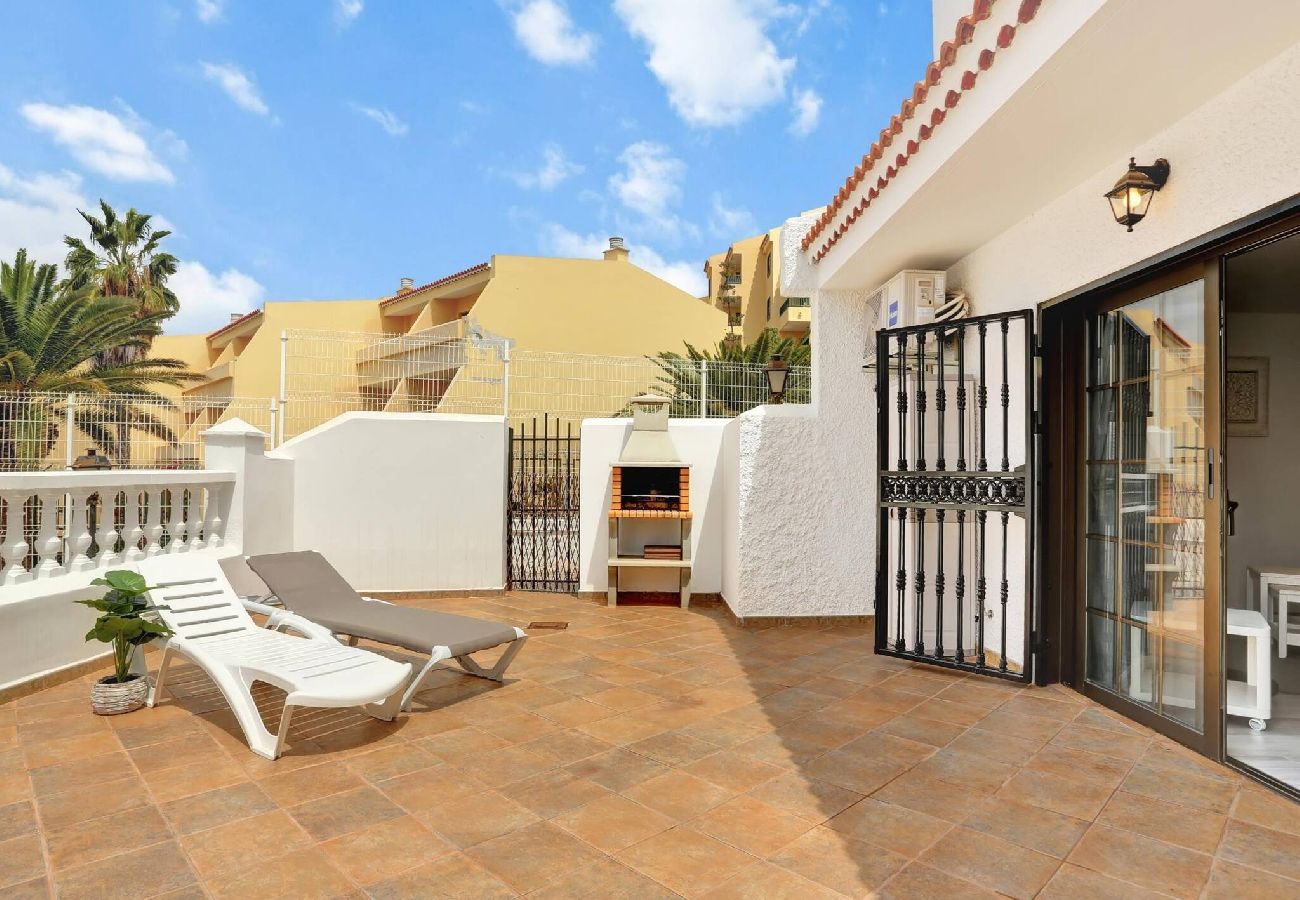 Casa adosada en Costa Adeje - Golden Sand, Heated Pool, A/C, Bbq 