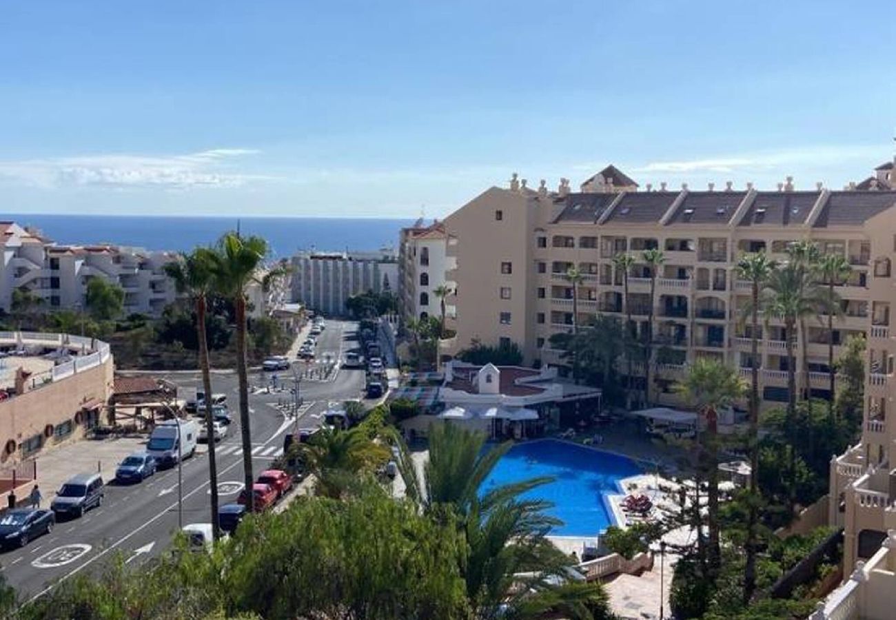 Estudio en Los Cristianos - Top Floor Panoramic Studio, Heated Pool 