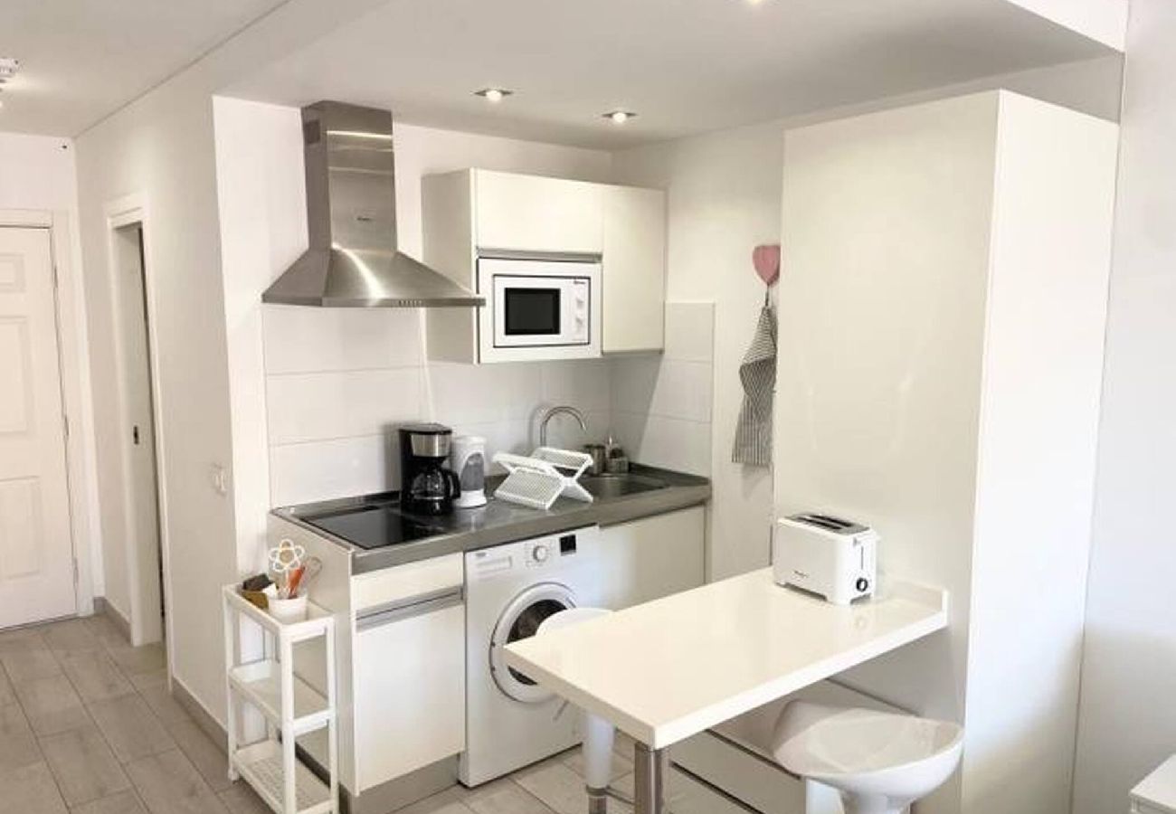 Estudio en Los Cristianos - Top Floor Panoramic Studio, Heated Pool 