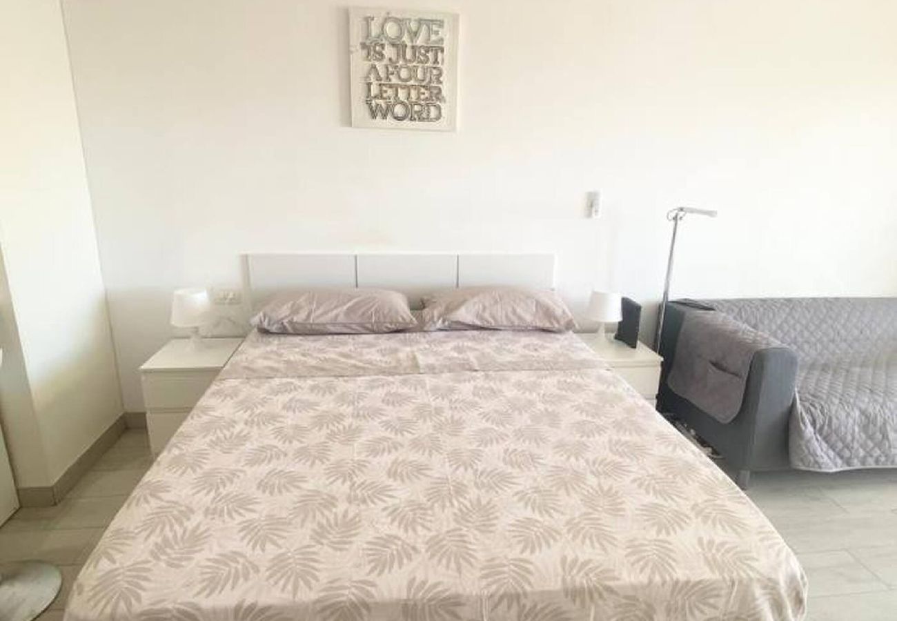 Estudio en Los Cristianos - Top Floor Panoramic Studio, Heated Pool 