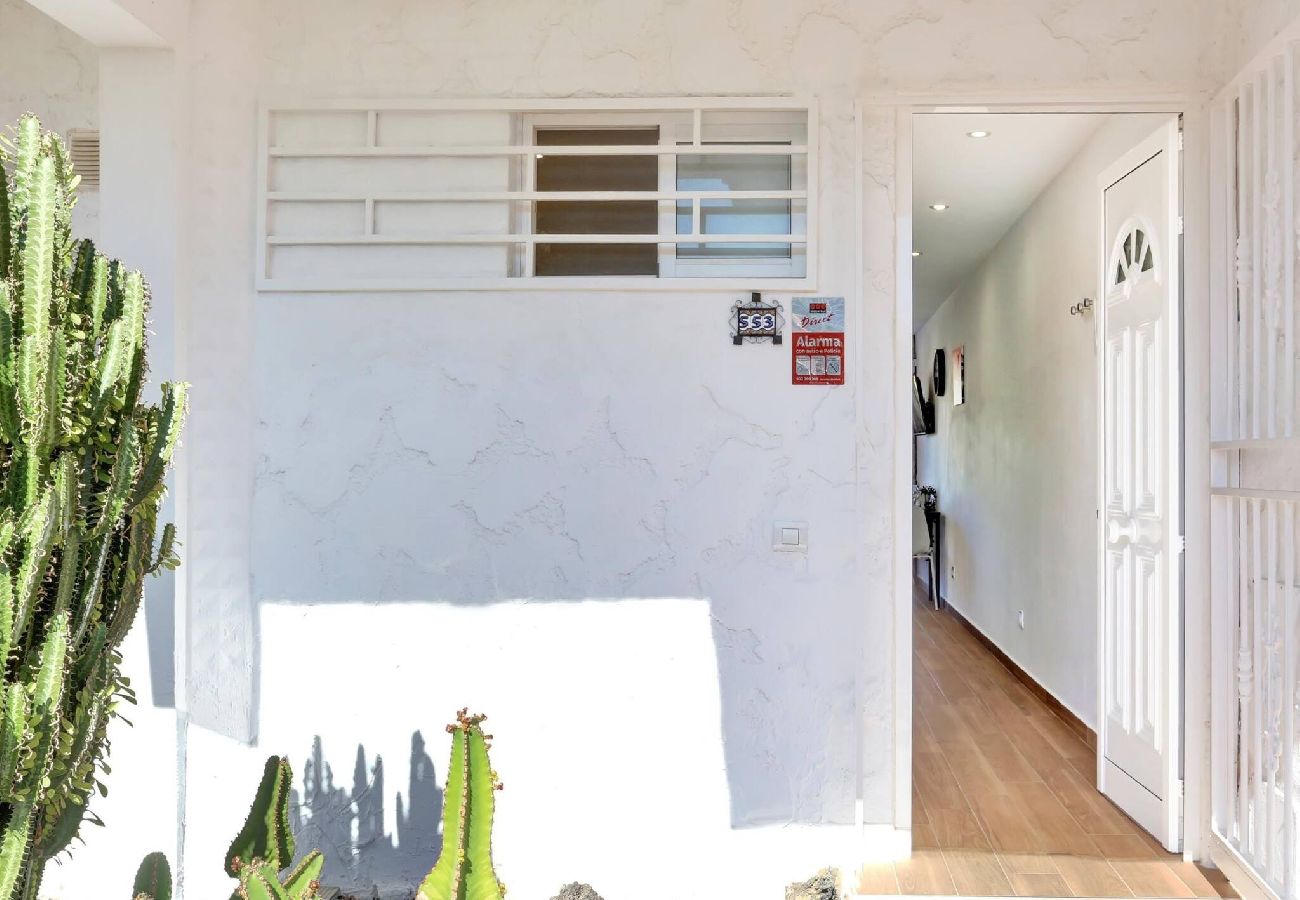 Apartamento en Costa del Silencio - Beautiful Days, Air Con, Terrace, Fast Internet 