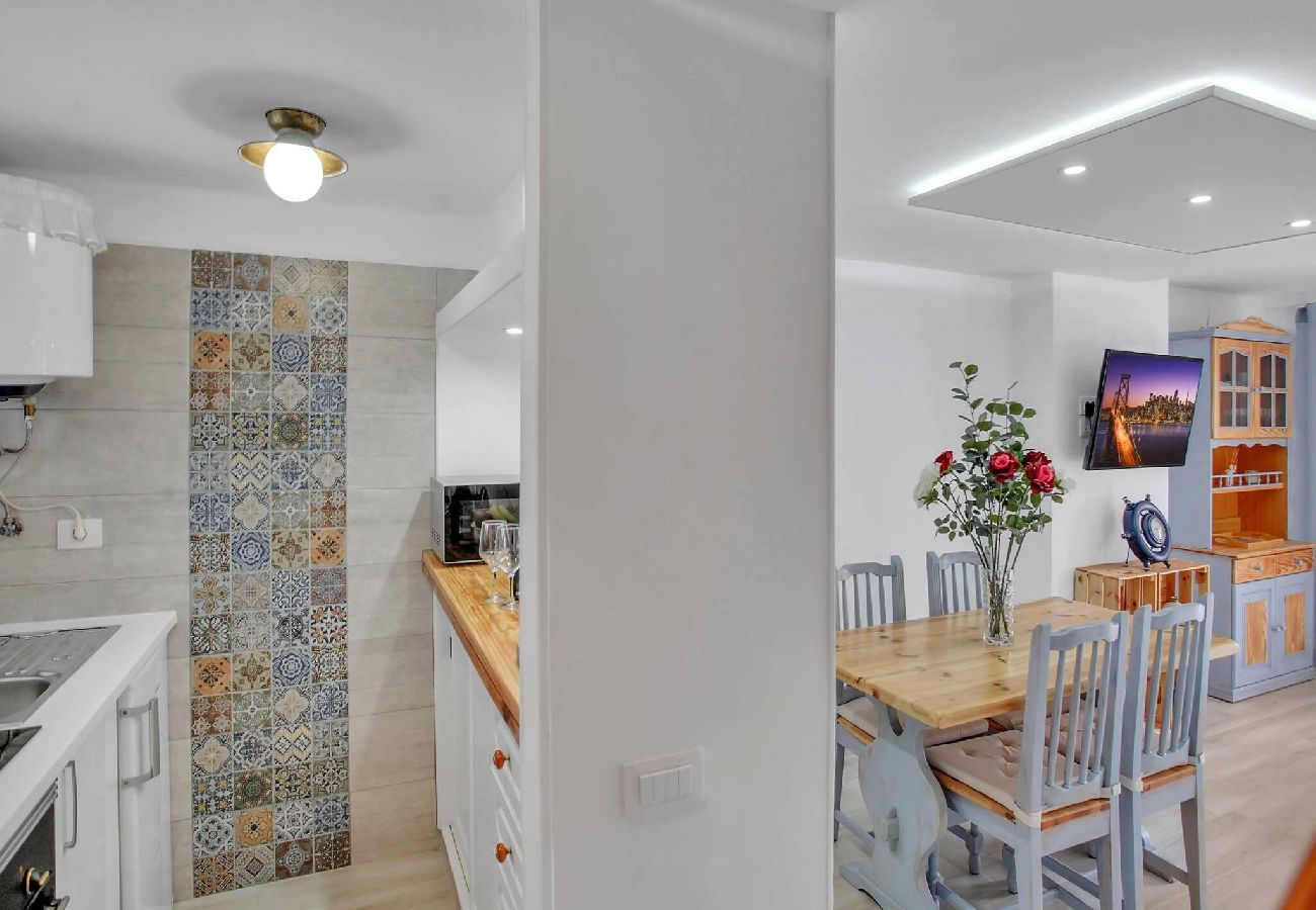 Apartamento en Playa de Las Americas - Sun & Beach, Fiber, Pool 
