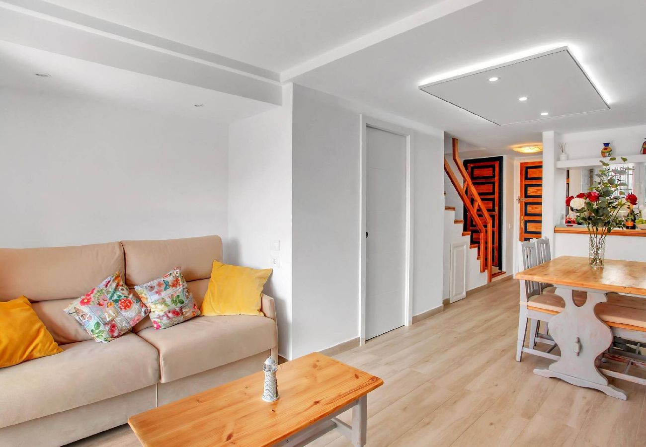 Apartamento en Playa de Las Americas - Sun & Beach, Fiber, Pool 