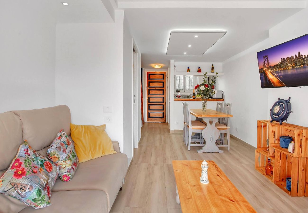 Apartamento en Playa de Las Americas - Sun & Beach, Fiber, Pool 