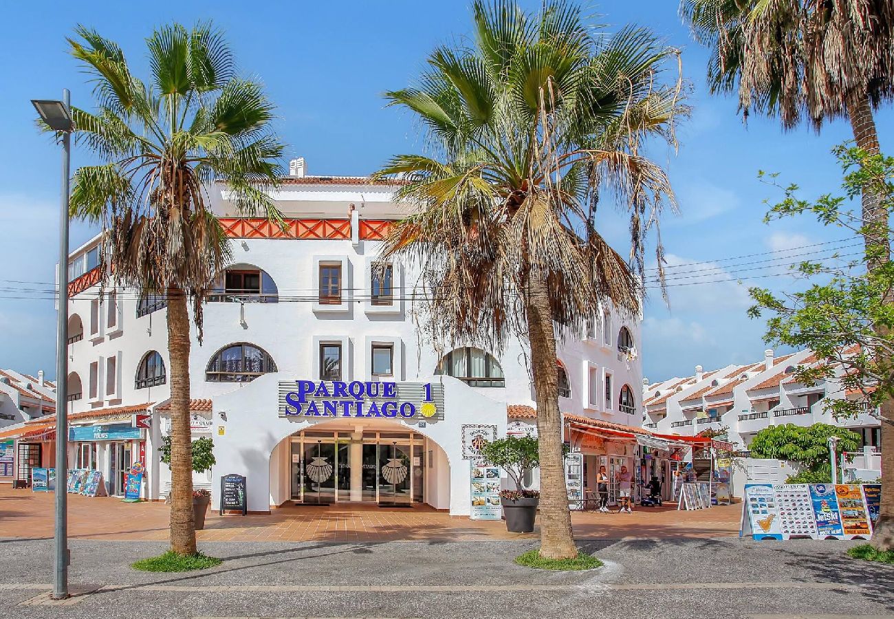 Apartamento en Playa de Las Americas - Sun & Beach, Fiber, Pool 