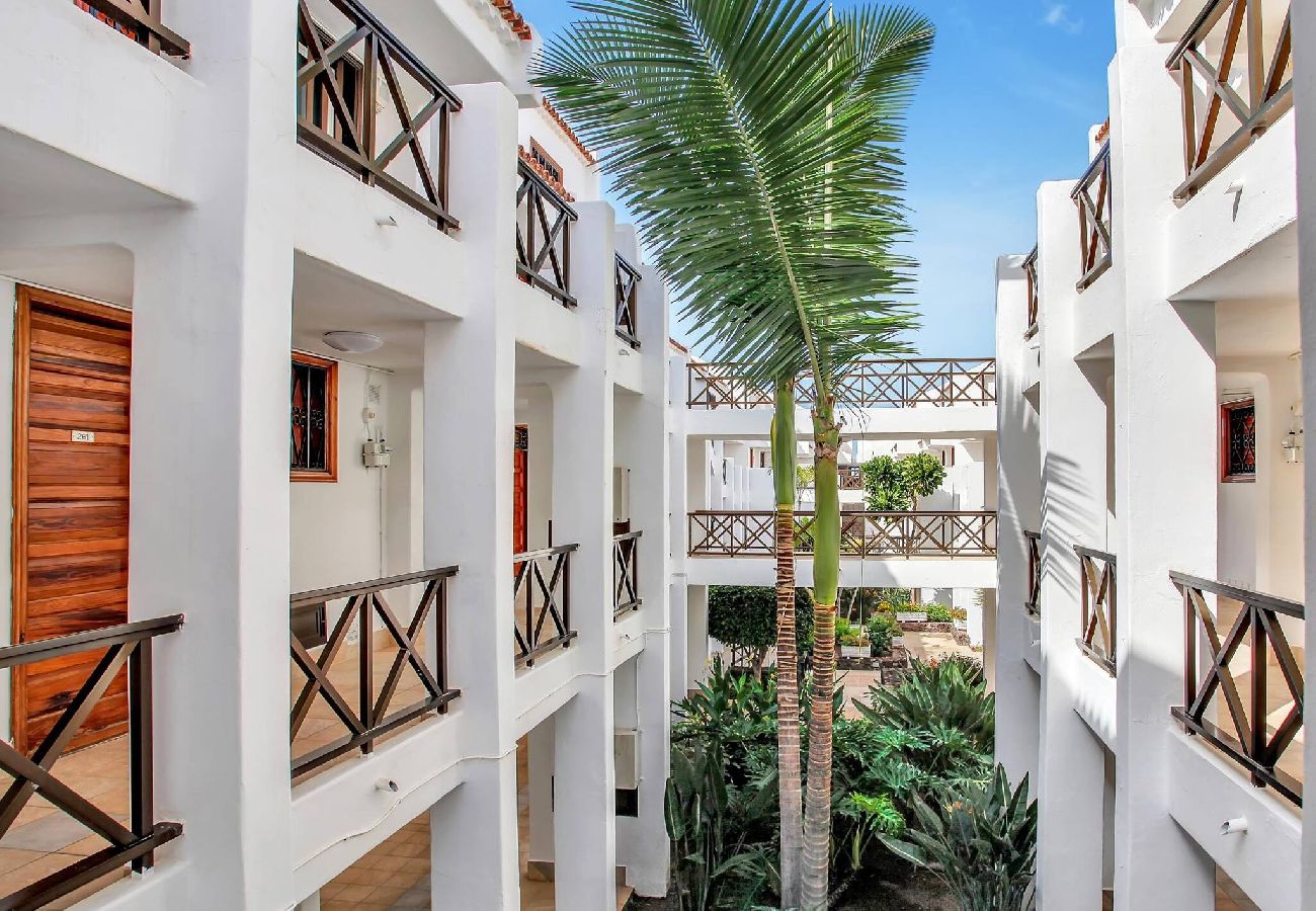 Apartamento en Playa de Las Americas - Sun & Beach, Fiber, Pool 