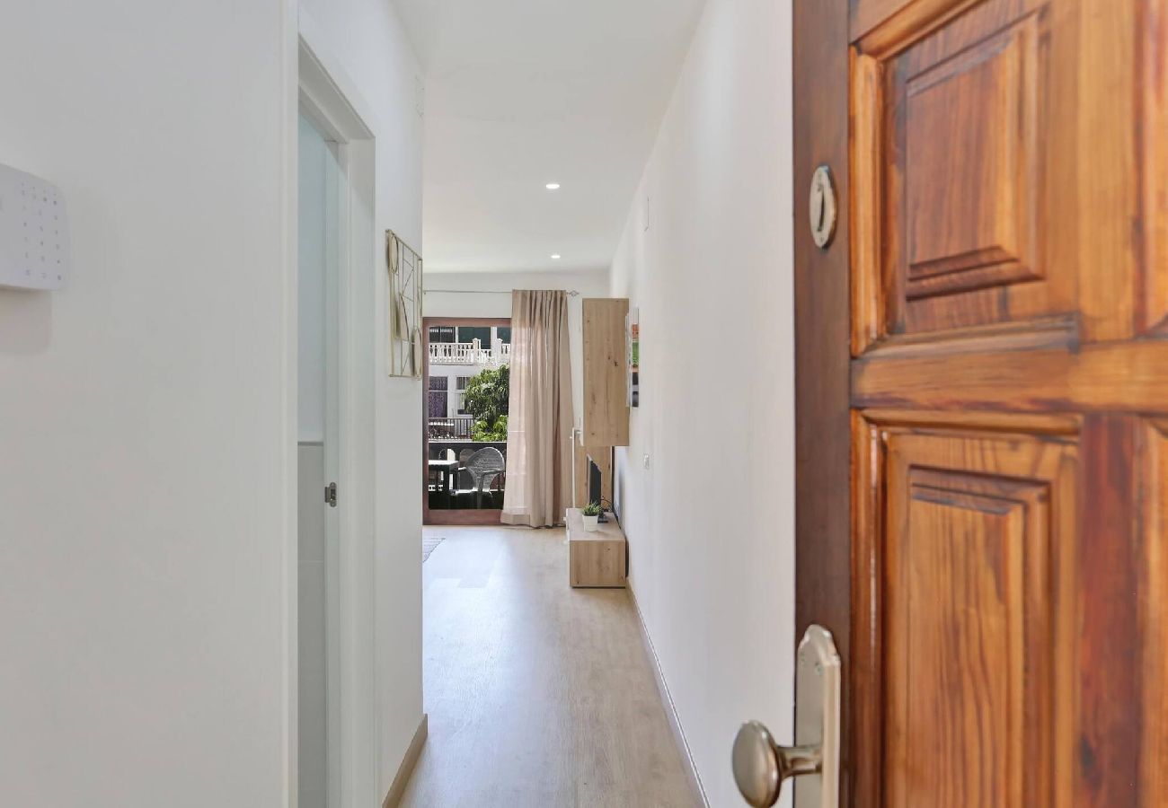 Apartamento en Puerto de Santiago - The Little Square Apt, Los Gigantes, Terrace, WiFi
