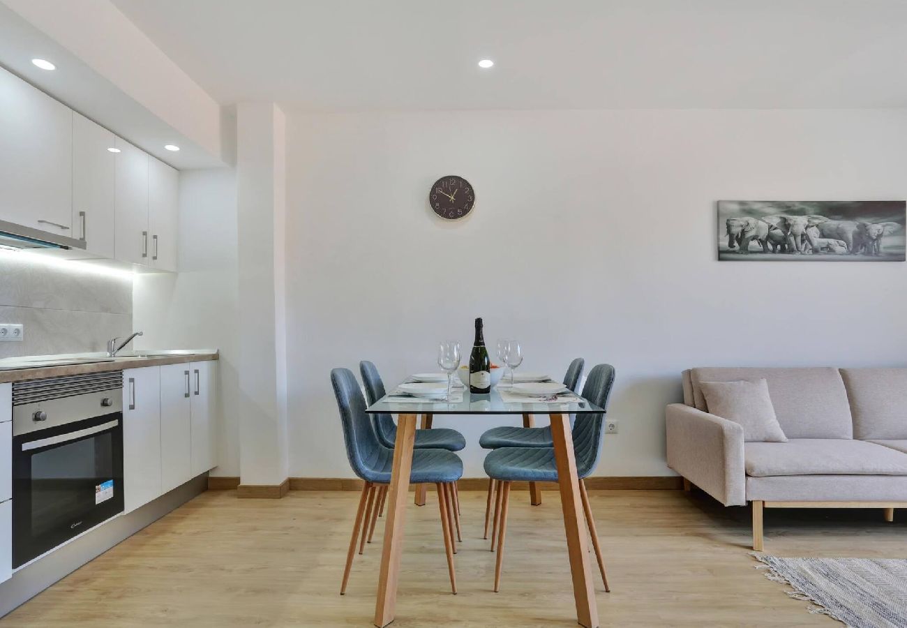 Apartamento en Puerto de Santiago - The Little Square Apt, Los Gigantes, Terrace, WiFi