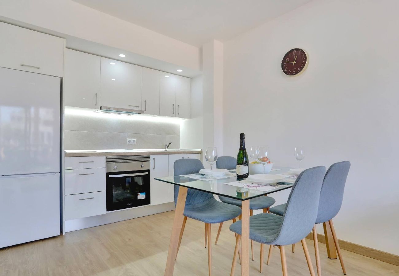 Apartamento en Puerto de Santiago - The Little Square Apt, Los Gigantes, Terrace, WiFi