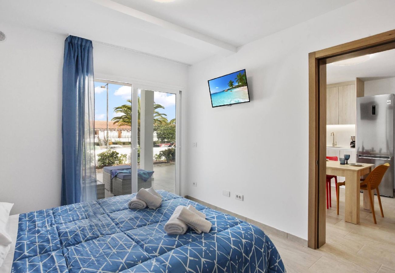 Apartamento en Costa Adeje - Golden Holidays, Heated Pool, A/C, Internet 