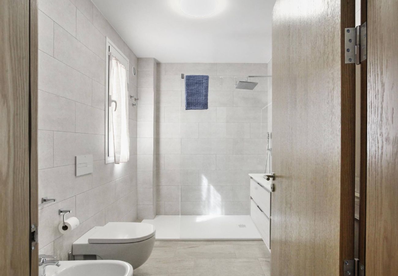 Apartamento en Costa Adeje - Golden Holidays, Heated Pool, A/C, Internet 
