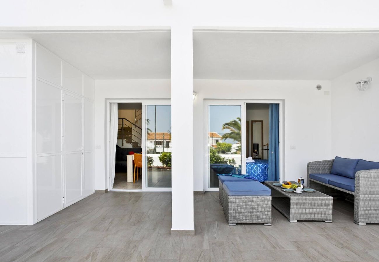Apartamento en Costa Adeje - Golden Holidays, Heated Pool, A/C, Internet 