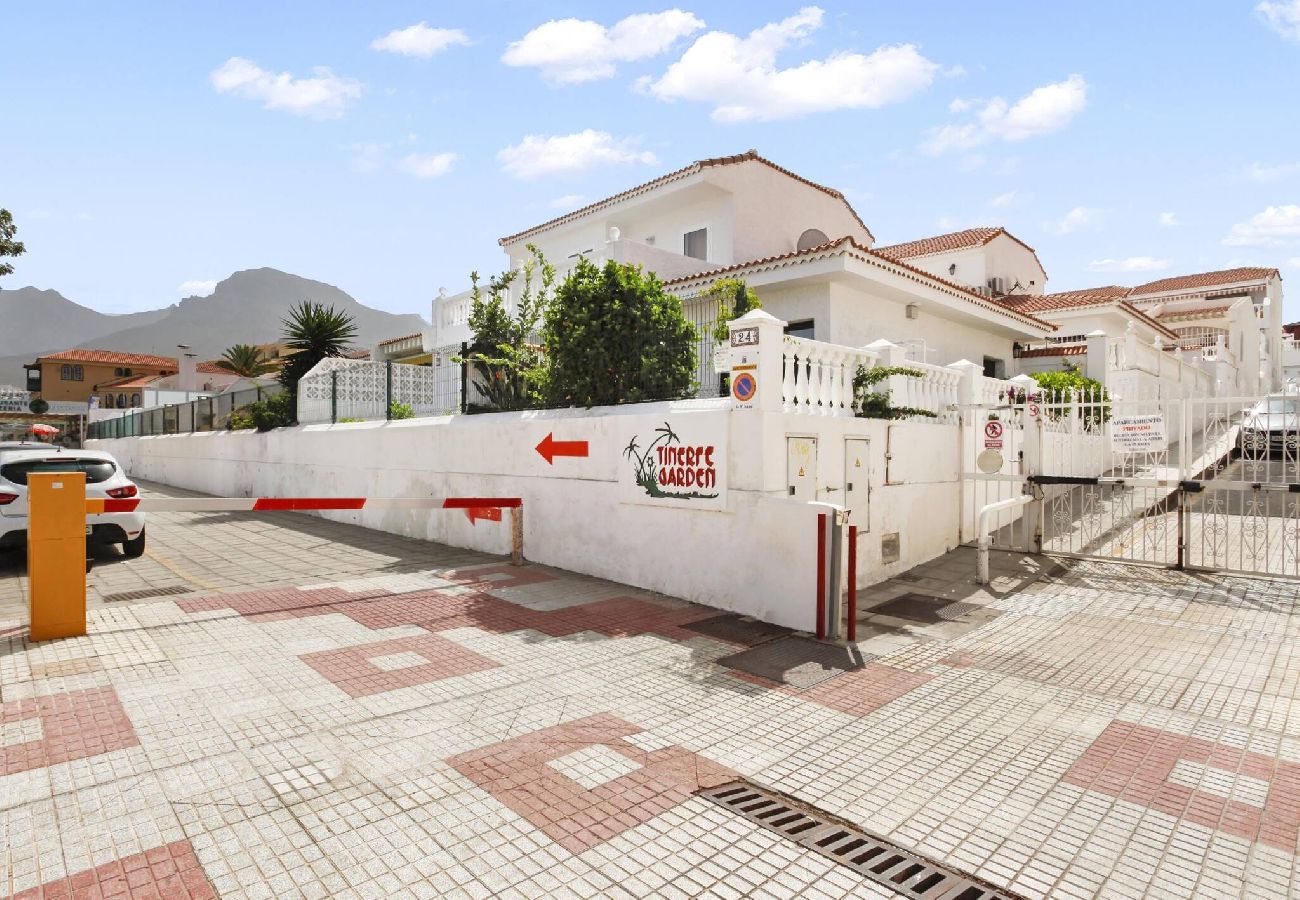 Apartamento en Costa Adeje - Golden Holidays, Heated Pool, A/C, Internet 